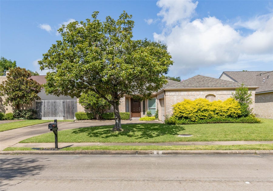 Property photo for 2118 Woodland Park Drive, Houston, TX