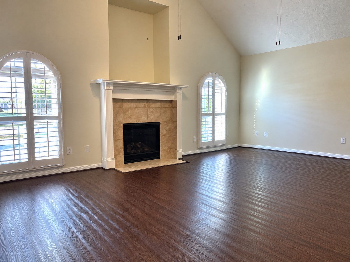 6535 Bastrop Trail, Manvel, TX 77578 Living area with fireplace