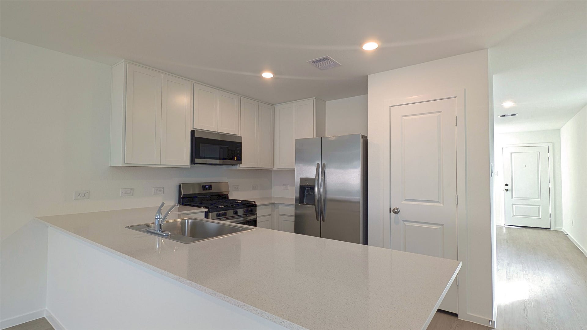 21510 Colonial Meadow Creek Trail, Waller, TX 77484 Quartz countertop island/ breakfast bar