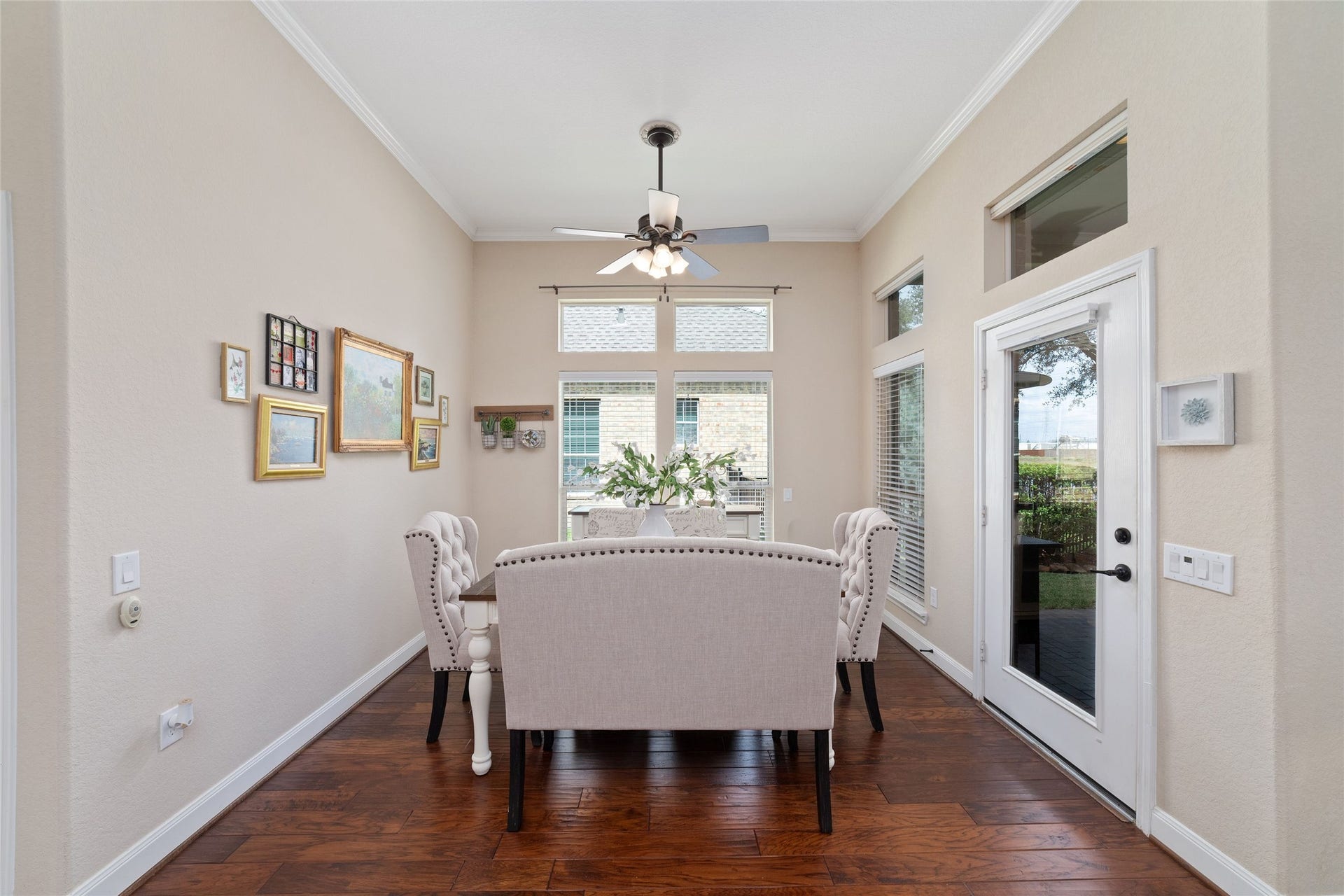 9234 E Canyon Lake Springs Drive, Cypress, TX 77433 This spacious breakfast area is flooded with natural light.