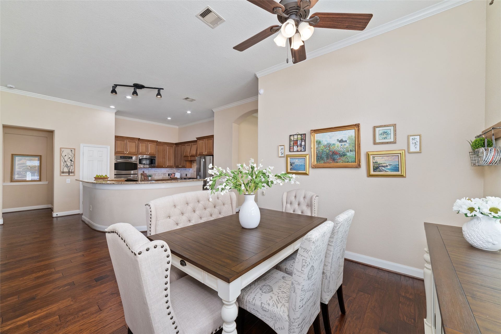 9234 E Canyon Lake Springs Drive, Cypress, TX 77433 Breakfast area off the kitchen perfect for your morning coffee and tea.