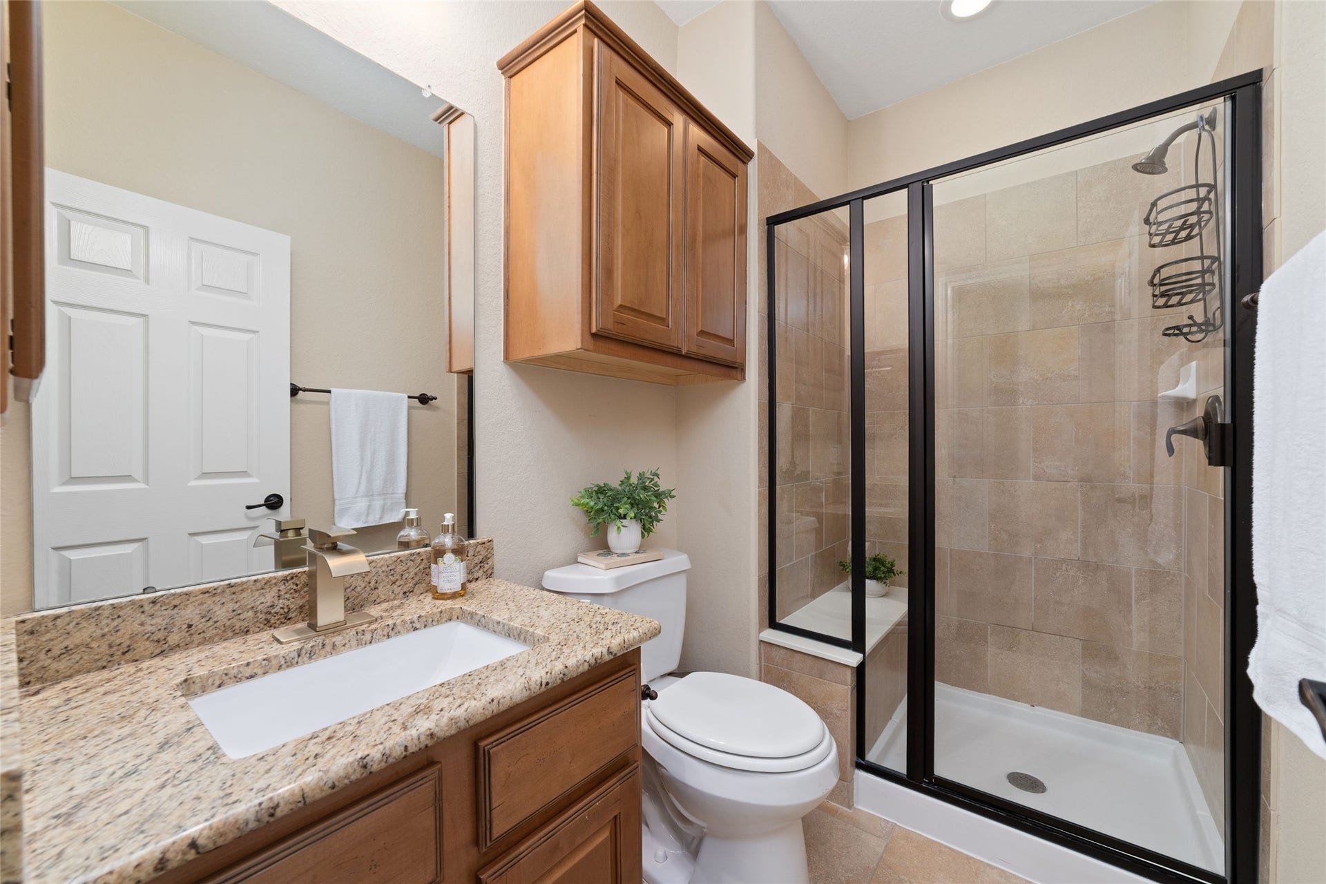 9234 E Canyon Lake Springs Drive, Cypress, TX 77433 Secondary full bathroom.