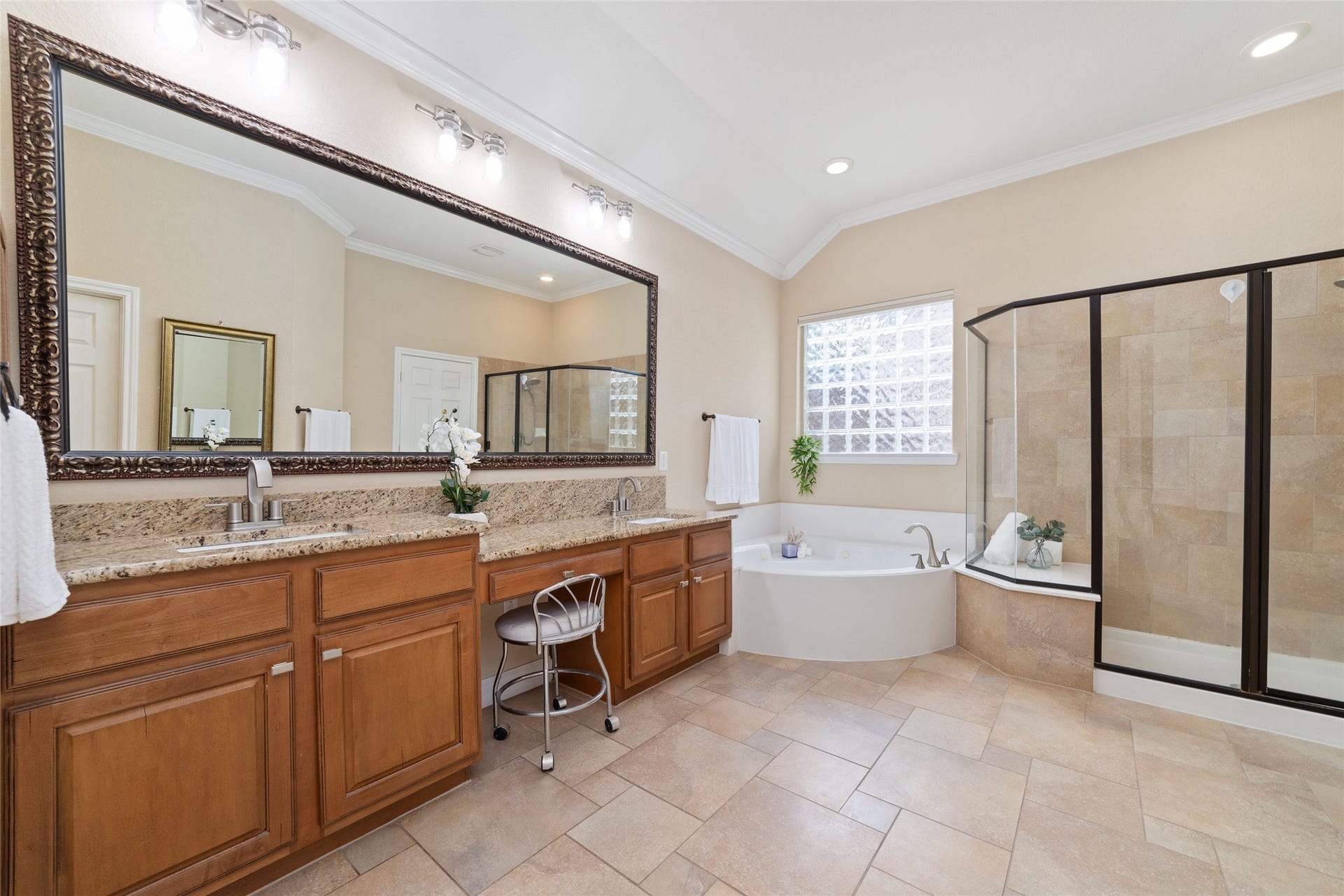 9234 E Canyon Lake Springs Drive, Cypress, TX 77433 Primary bathroom is huge!! You will have plenty of space with double sinks and make up area.