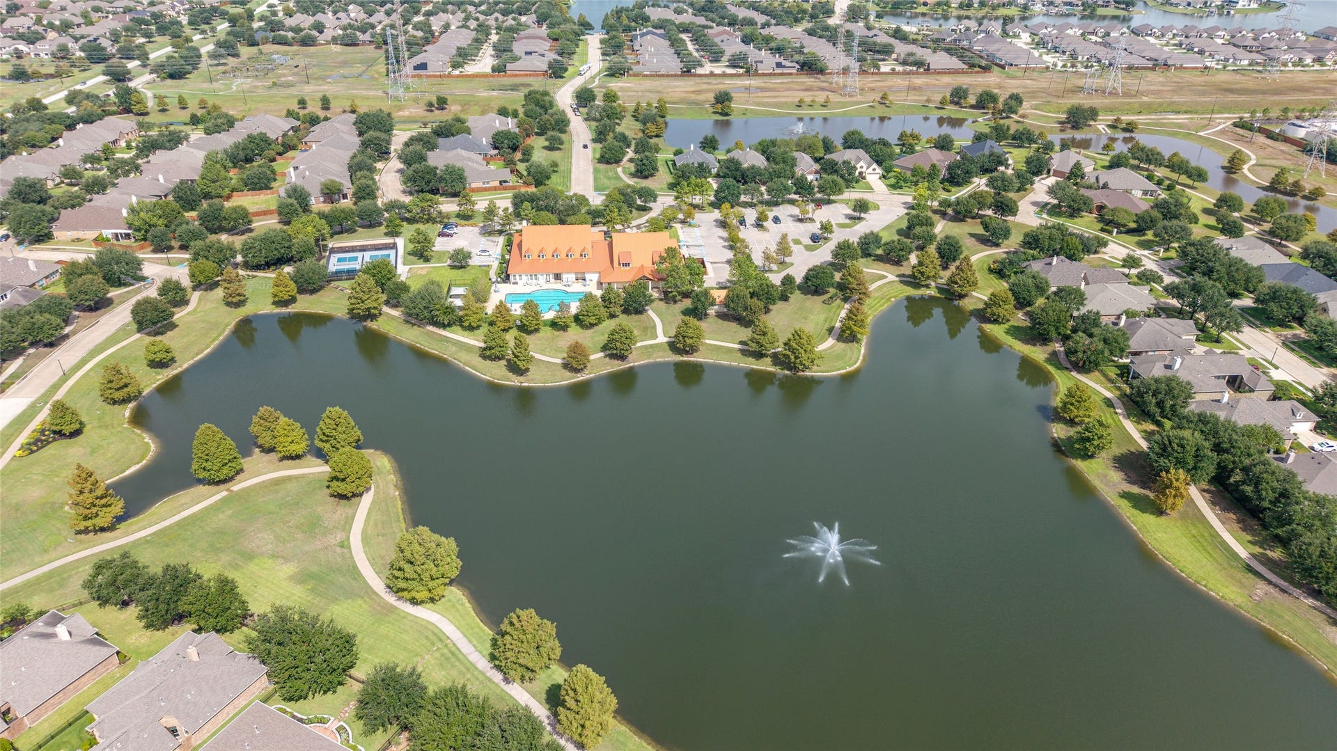 9234 E Canyon Lake Springs Drive, Cypress, TX 77433 Beautiful grounds are well manicured and ready for you to enjoy.