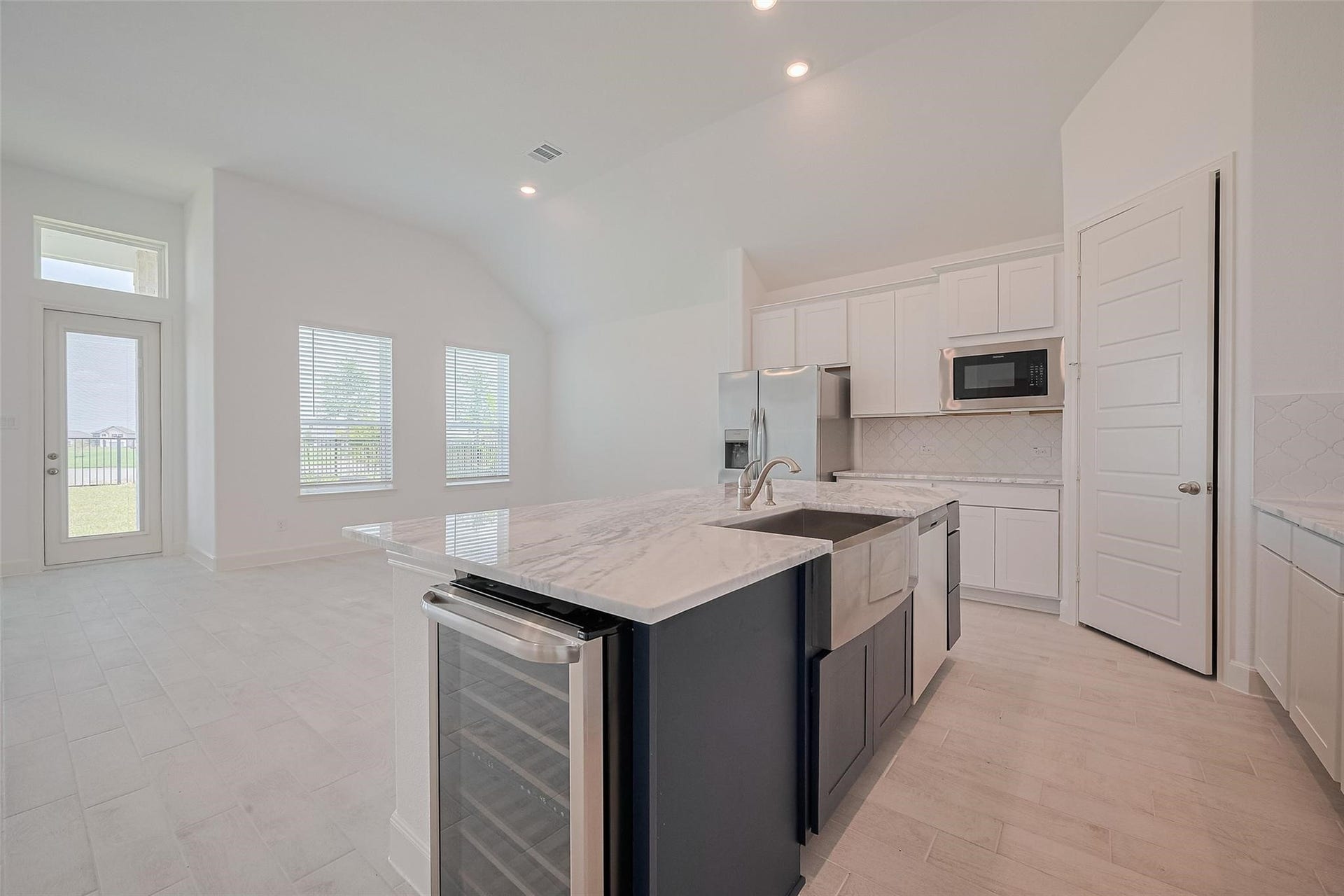 2911 Golden Isle Drive, Texas City, TX 77568 2911 Golden Isle Drive, Texas City, TX 77568