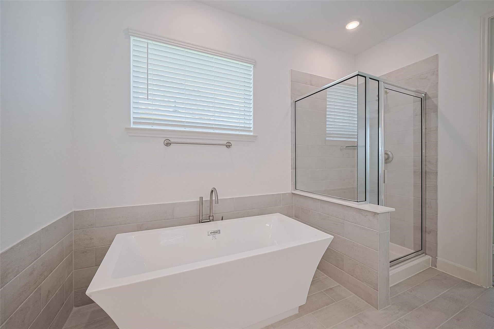 2911 Golden Isle Drive, Texas City, TX 77568 2911 Golden Isle Drive, Texas City, TX 77568