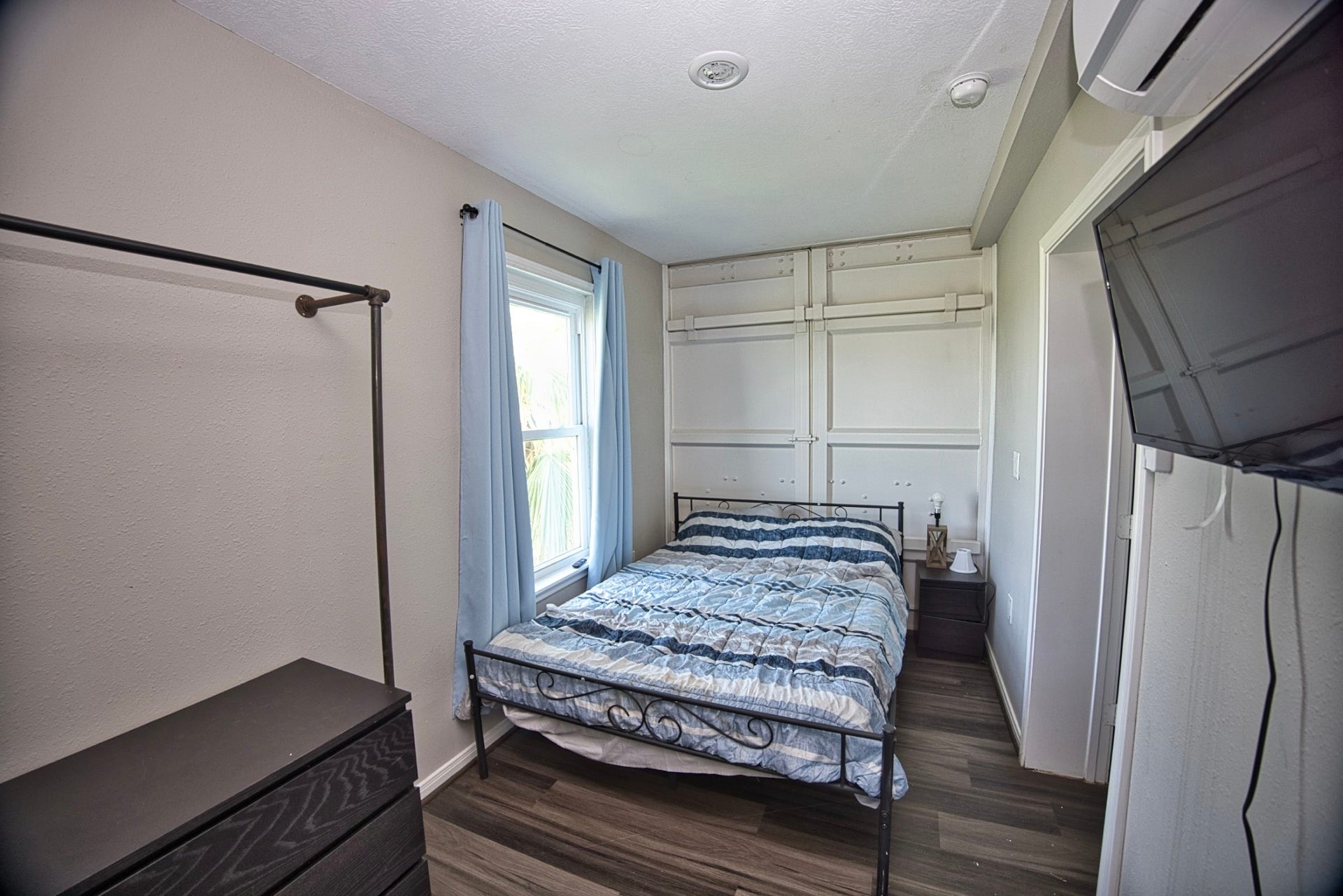 4016 Las Palmas Street, Galveston, TX 77554 bedroom