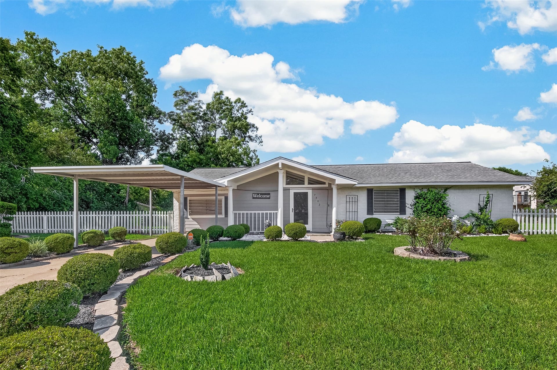 7502 Nightingale Circle, Texas City, TX 77591 Welcome Home!