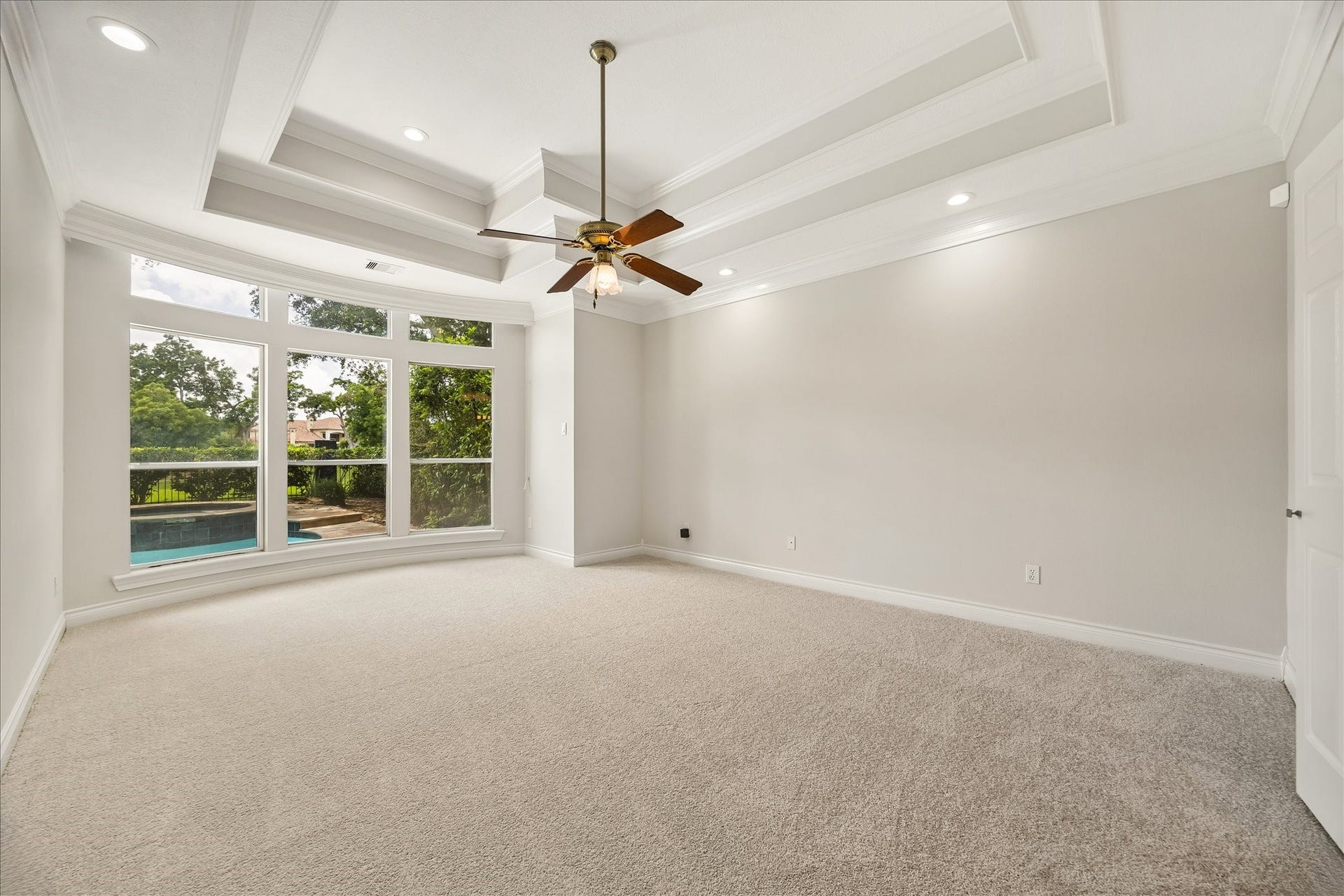 3319 Oakland Drive, Sugar Land, TX 77479 Primary bedroom