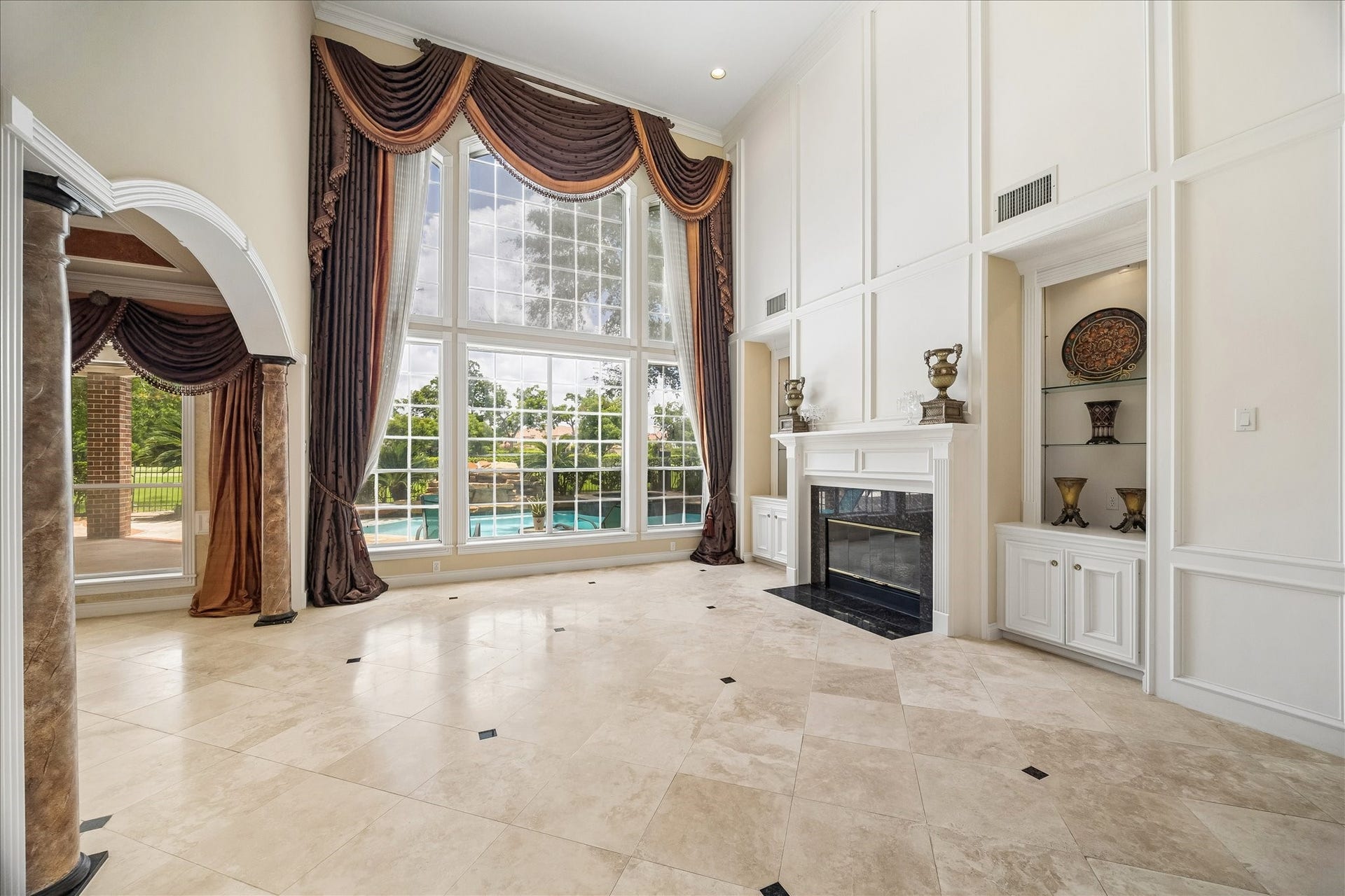 3319 Oakland Drive, Sugar Land, TX 77479 Two-story living room with a marvelous view!