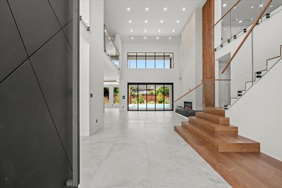 827 Bunker Hill Road, Houston, TX 77024 Entry