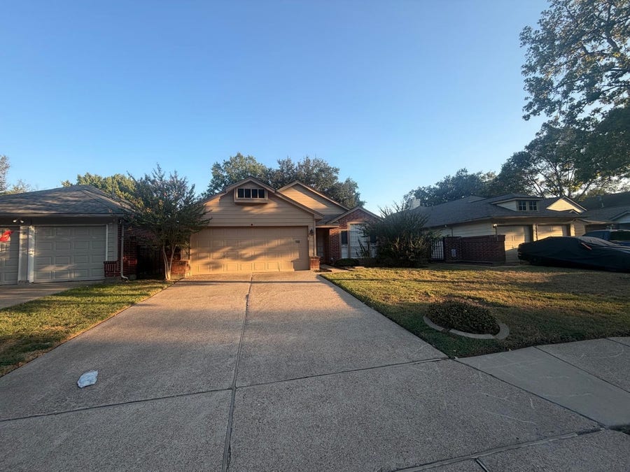Property photo for 7126 River Garden Drive, Houston, TX
