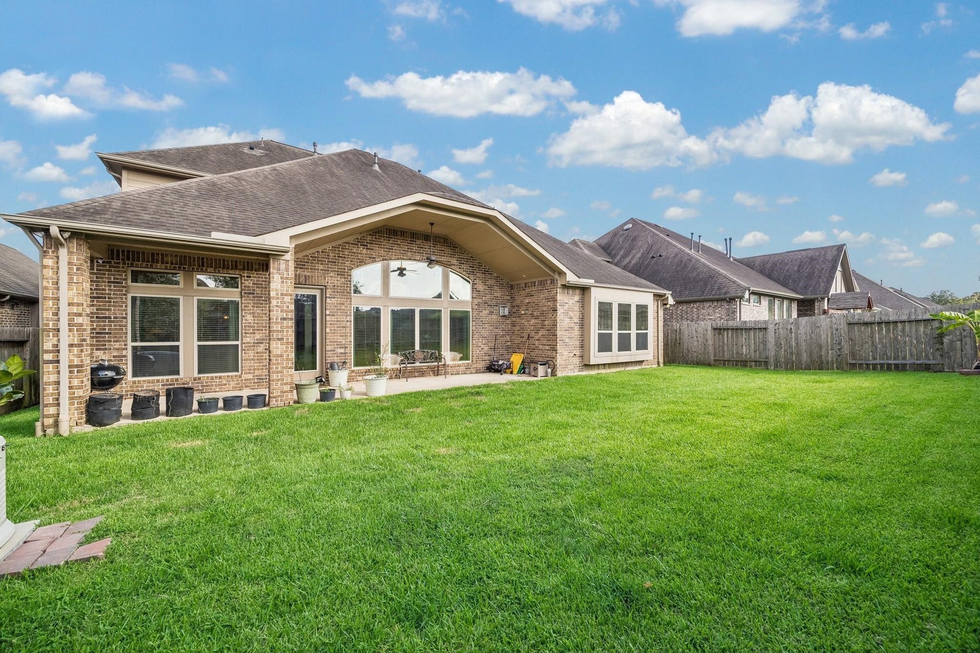 6031 Granite Shadow Lane, Porter, TX 77365 Covered outdoor living space.