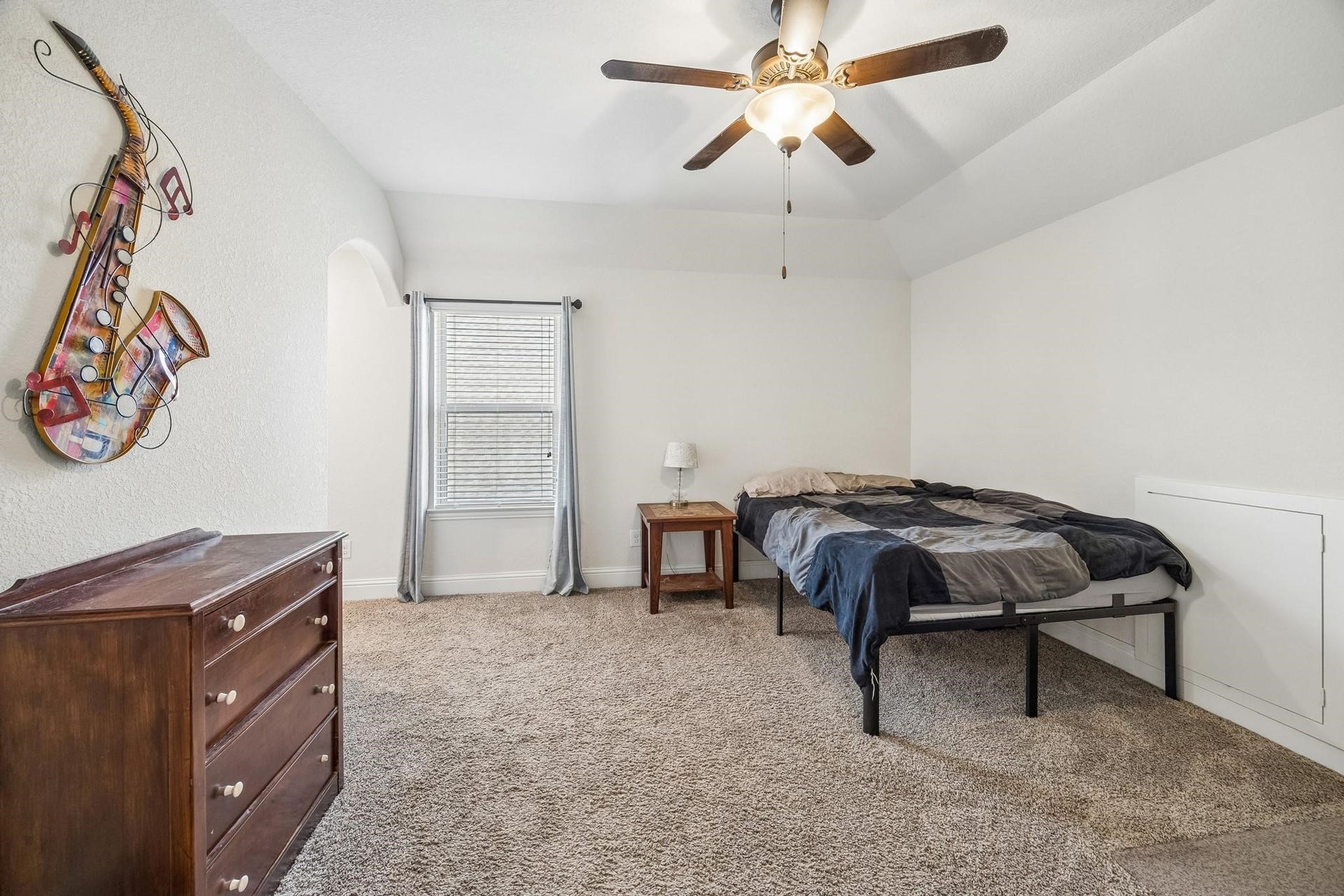 6031 Granite Shadow Lane, Porter, TX 77365 2nd bedroom upstairs with en suite bathroom.