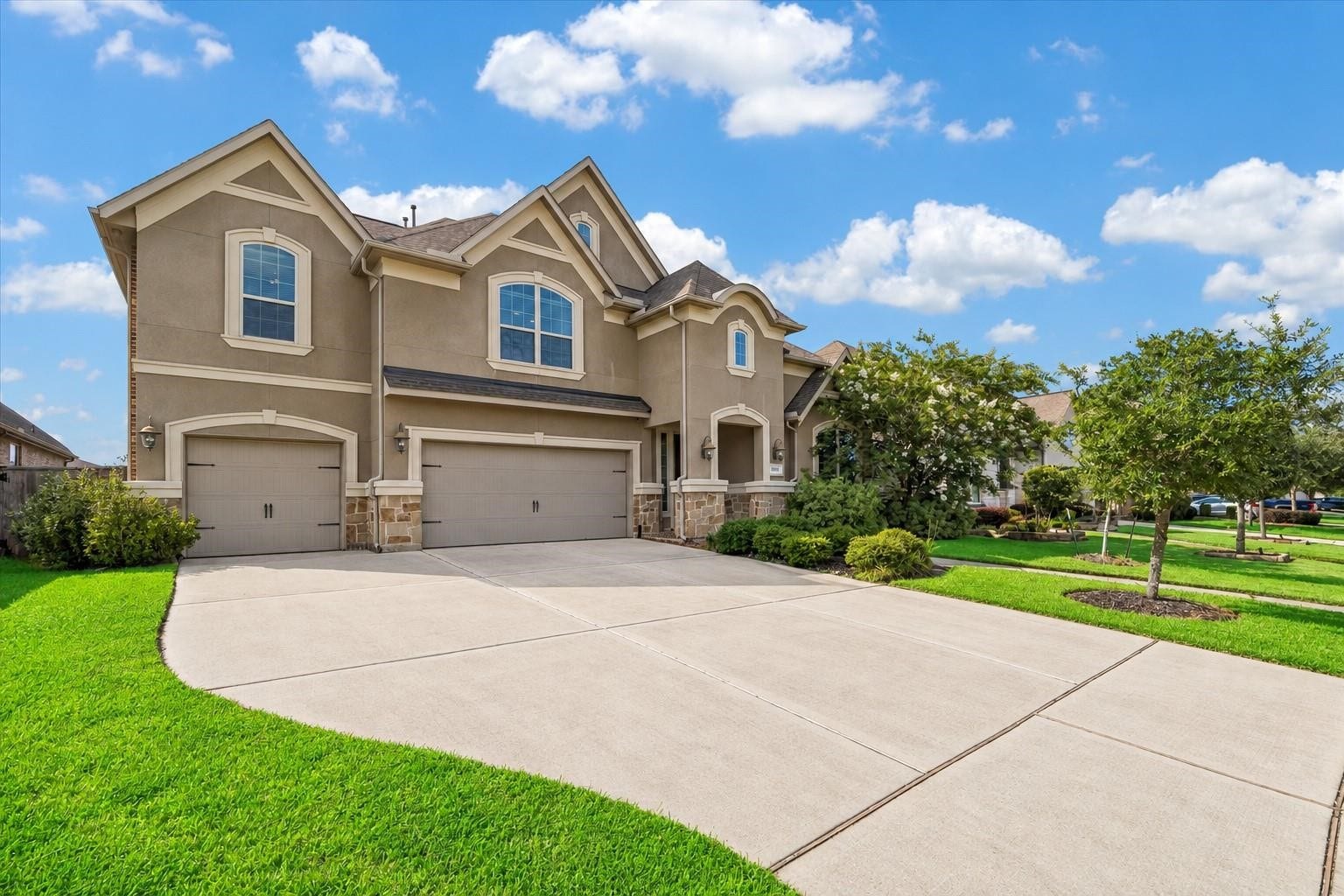 6031 Granite Shadow Lane, Porter, TX 77365 3 Car Garage