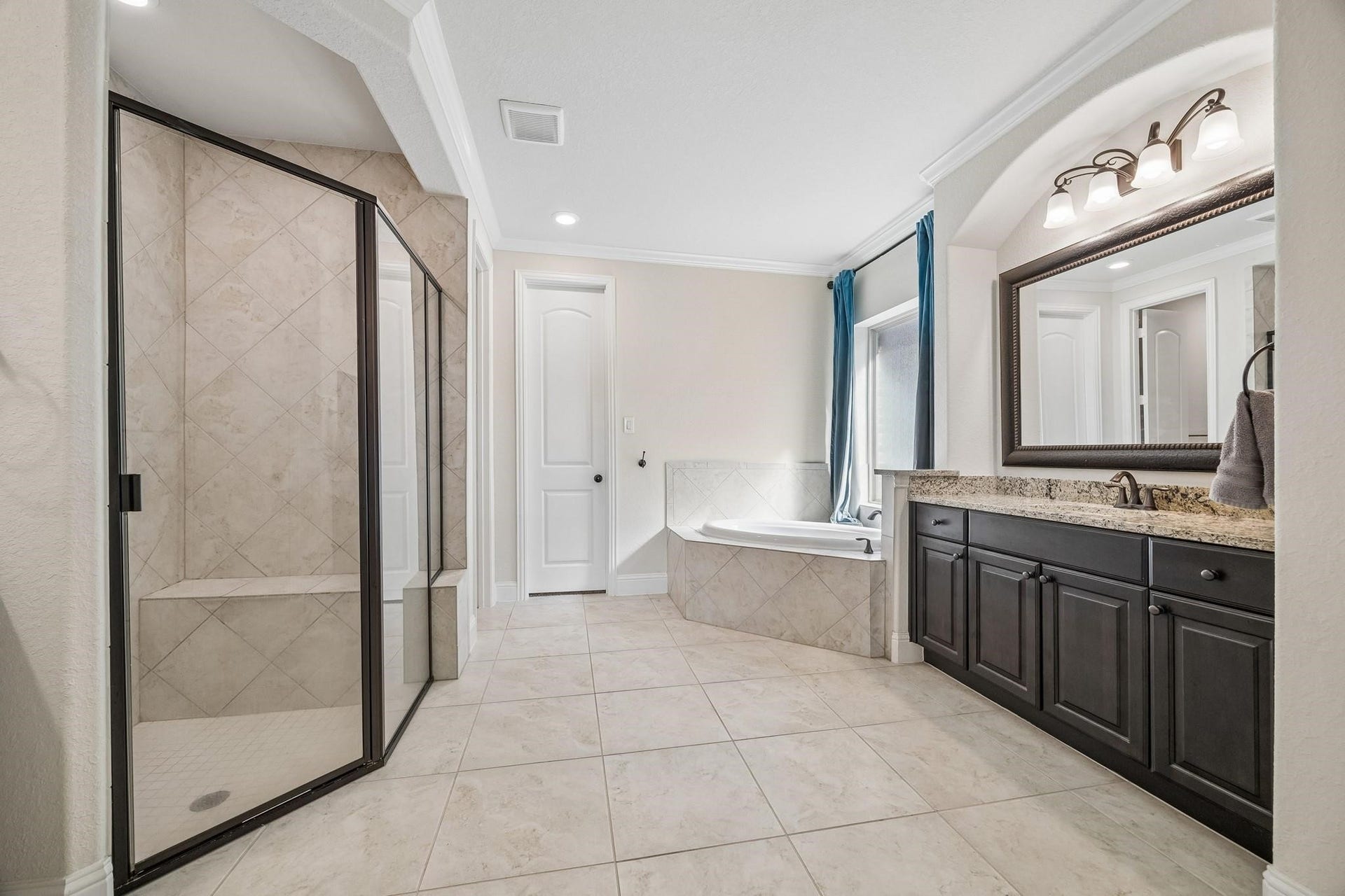 6031 Granite Shadow Lane, Porter, TX 77365 His and Her separate sinks.
