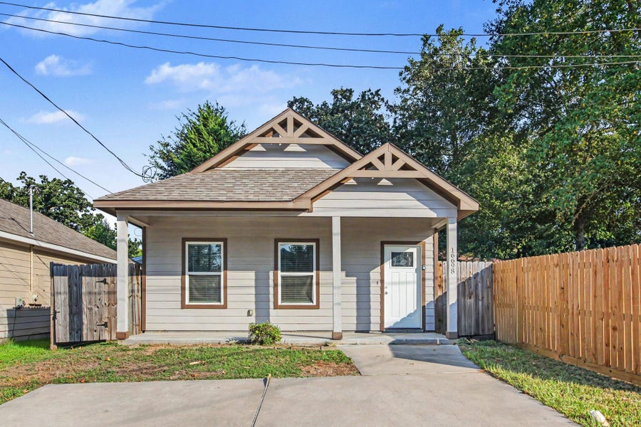 Property photo for 16698 Meadowcroft, Montgomery, TX