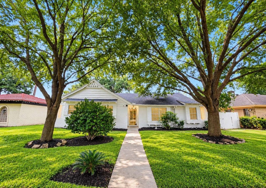 Property photo for 1143 Creekmont Drive, Houston, TX