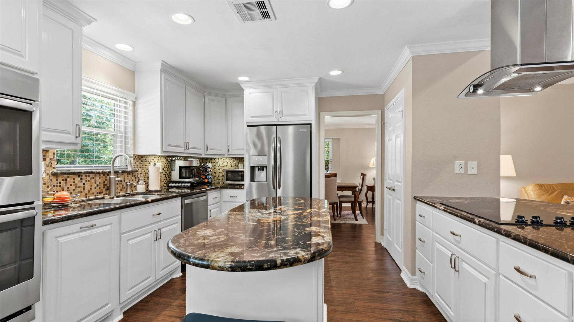 2704 Yorktown Drive, Dickinson, TX 77539 2704 Yorktown Drive, Dickinson, TX 77539