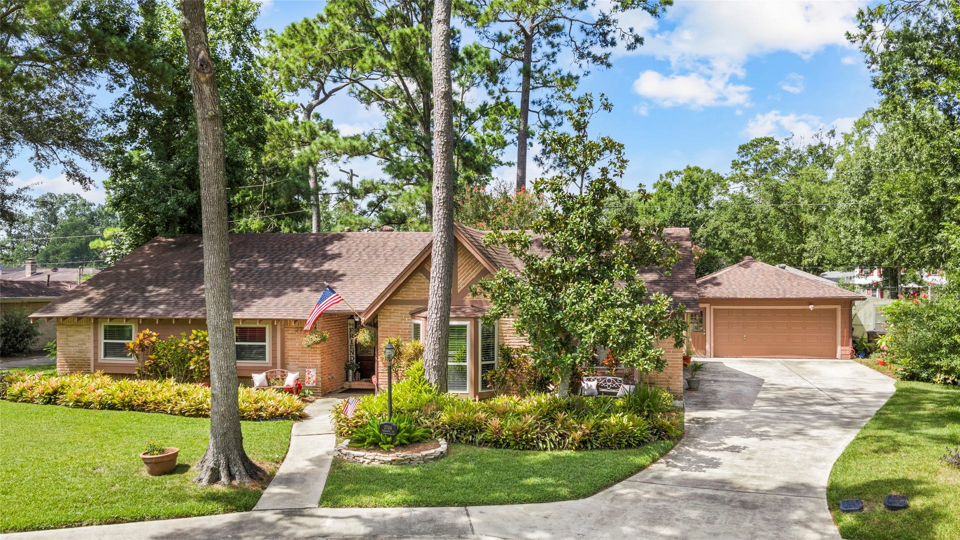 2704 Yorktown Drive, Dickinson, TX 77539 2704 Yorktown Drive, Dickinson, TX 77539