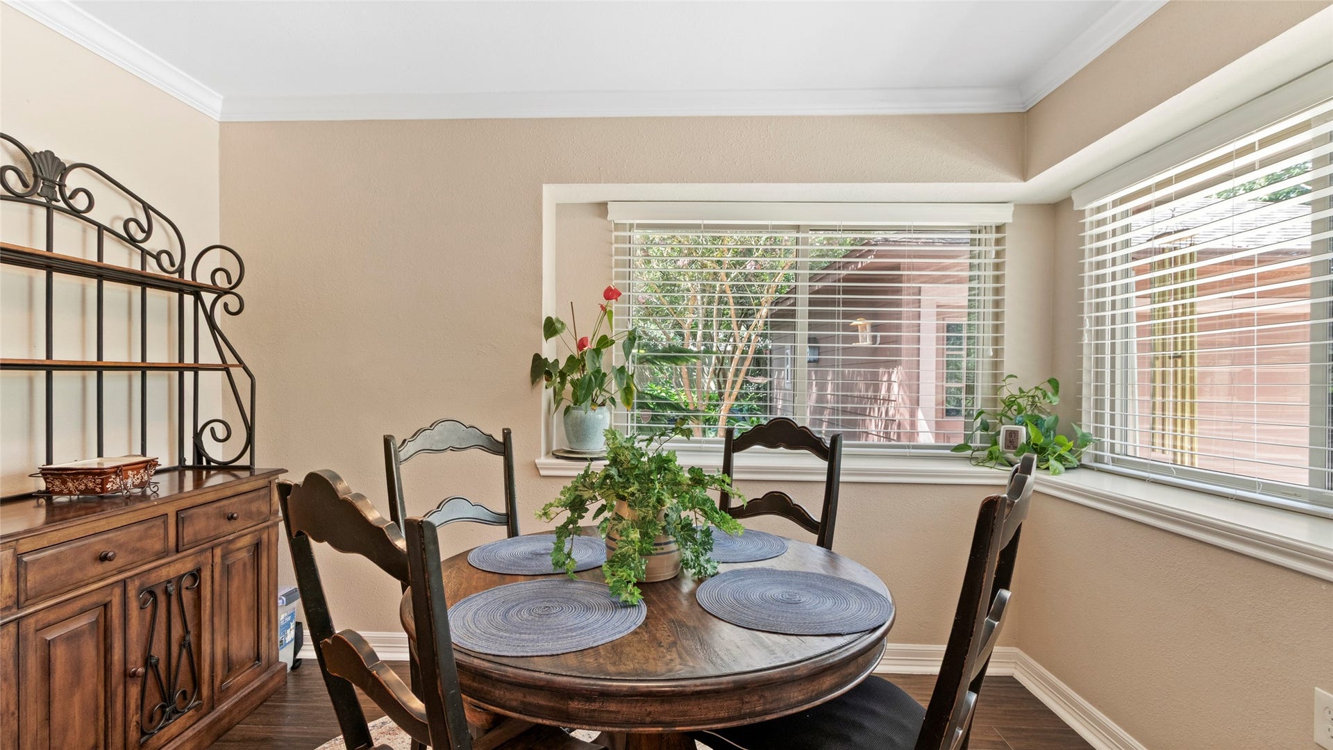 2704 Yorktown Drive, Dickinson, TX 77539 2704 Yorktown Drive, Dickinson, TX 77539