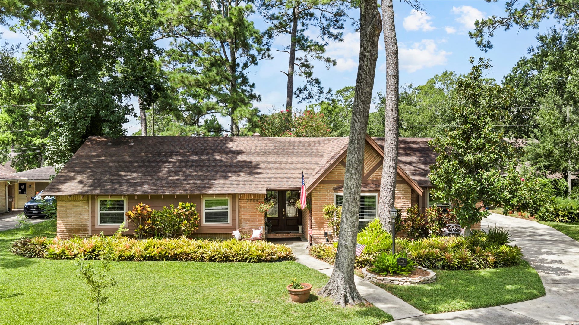 2704 Yorktown Drive, Dickinson, TX 77539 2704 Yorktown Drive, Dickinson, TX 77539