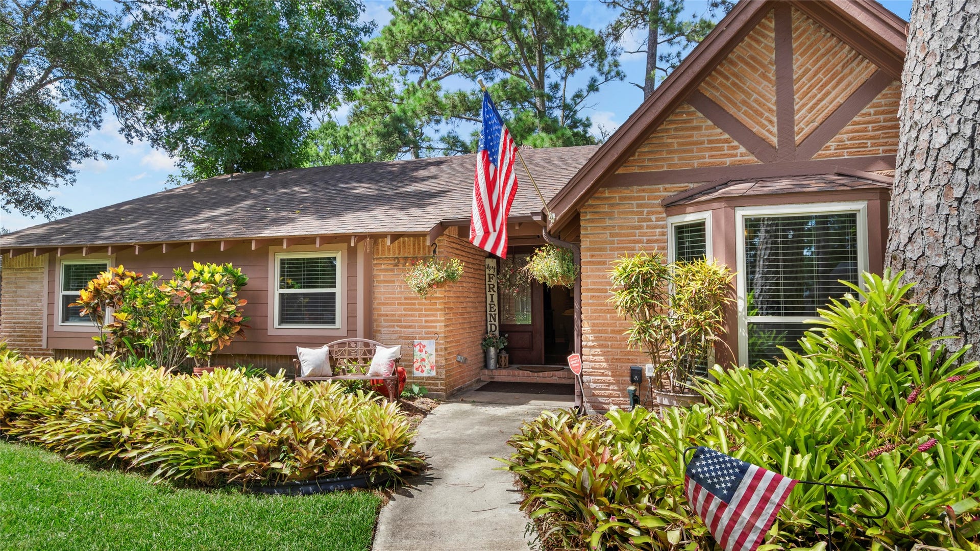 2704 Yorktown Drive, Dickinson, TX 77539 2704 Yorktown Drive, Dickinson, TX 77539