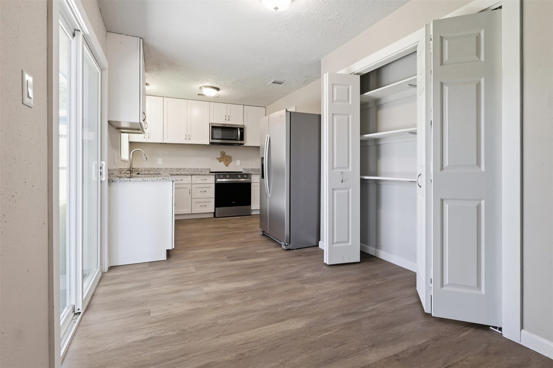 4767 Beechaven St, Houston, TX 77053 4767 Beechaven St, Houston, TX 77053