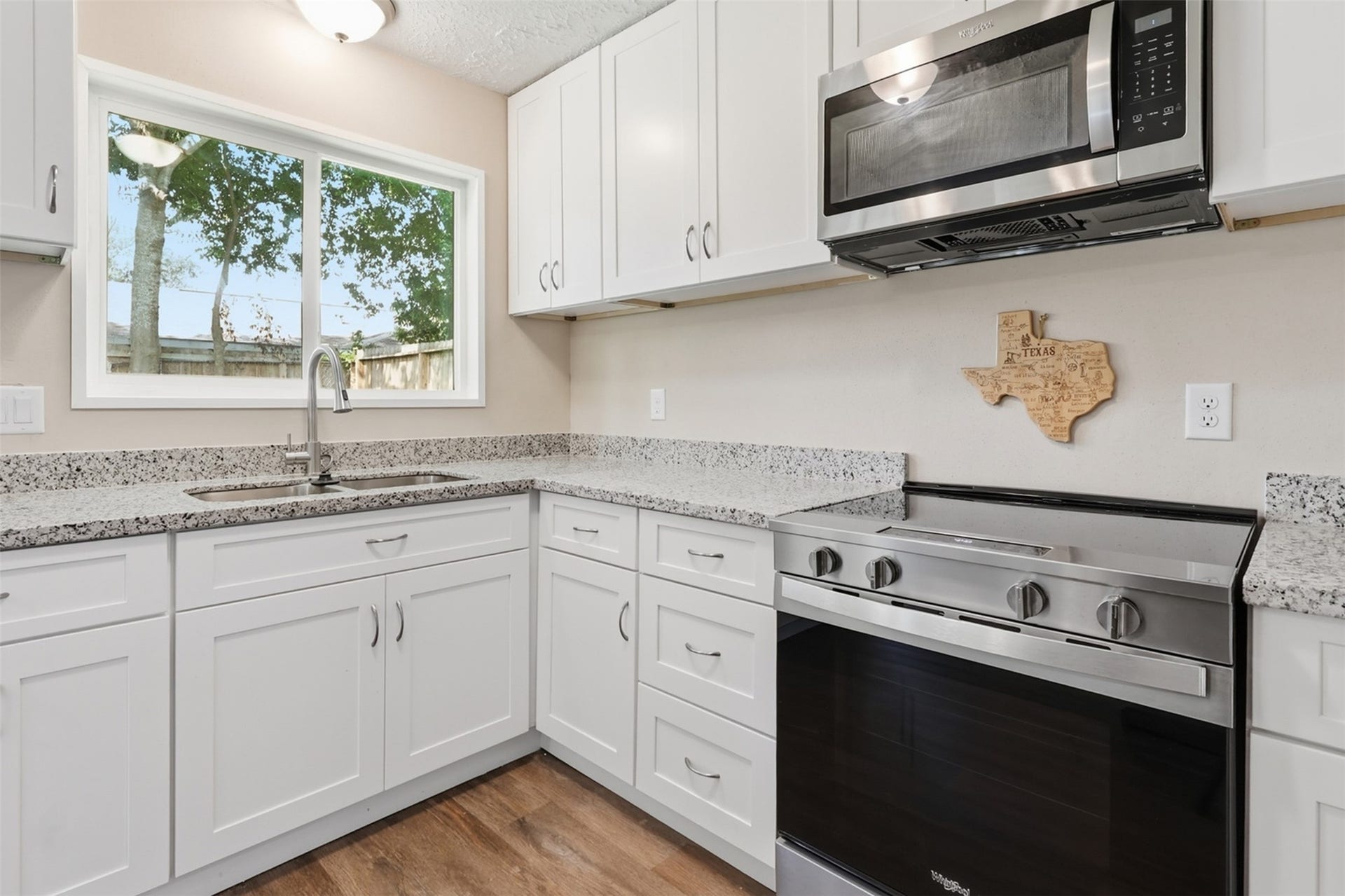 4767 Beechaven St, Houston, TX 77053 4767 Beechaven St, Houston, TX 77053