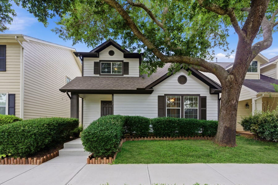 Property photo for 3947 Carriage Park Row, Missouri City, TX