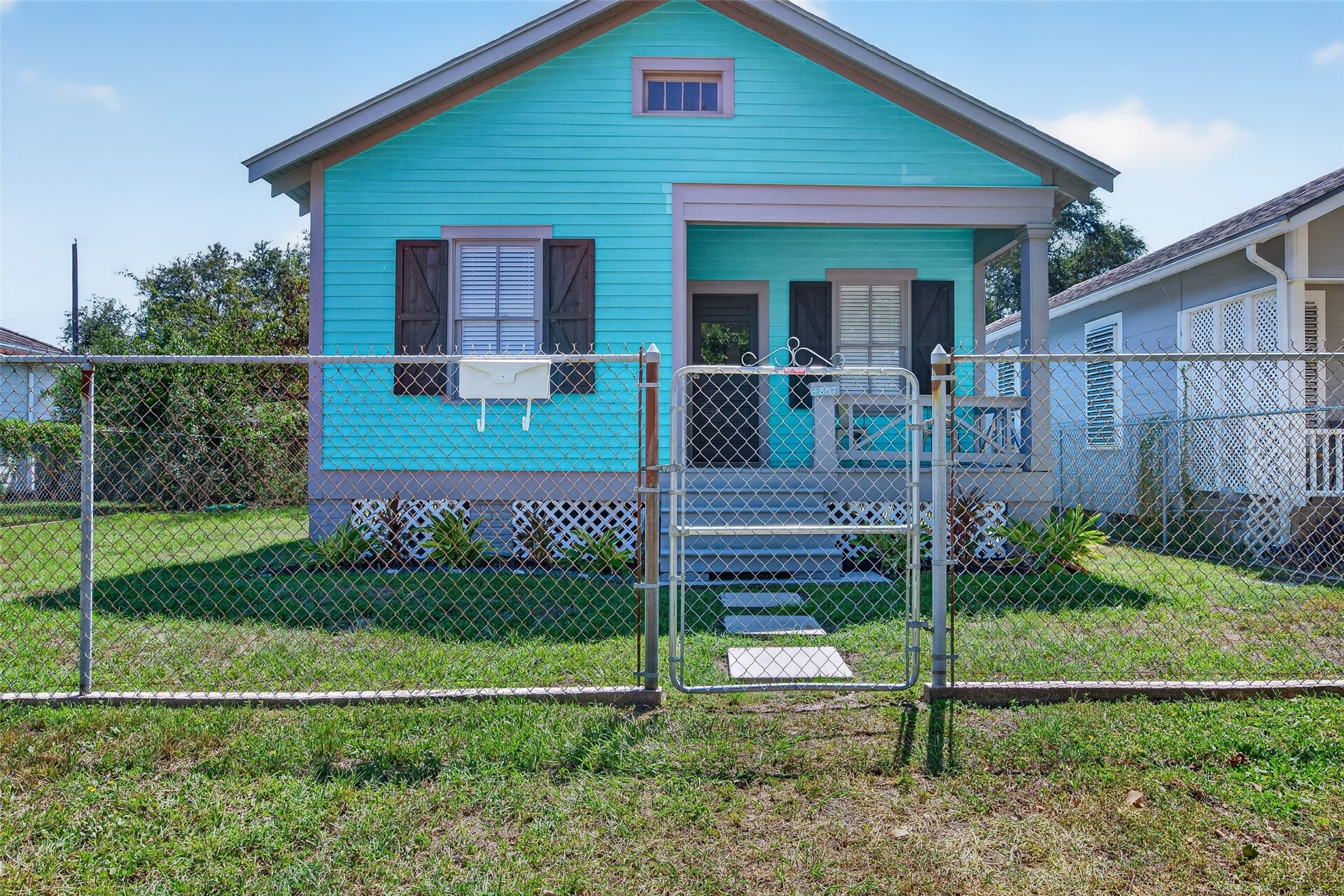 4807 Avenue P 1/2, Galveston, TX 77551 WELCOME HOME