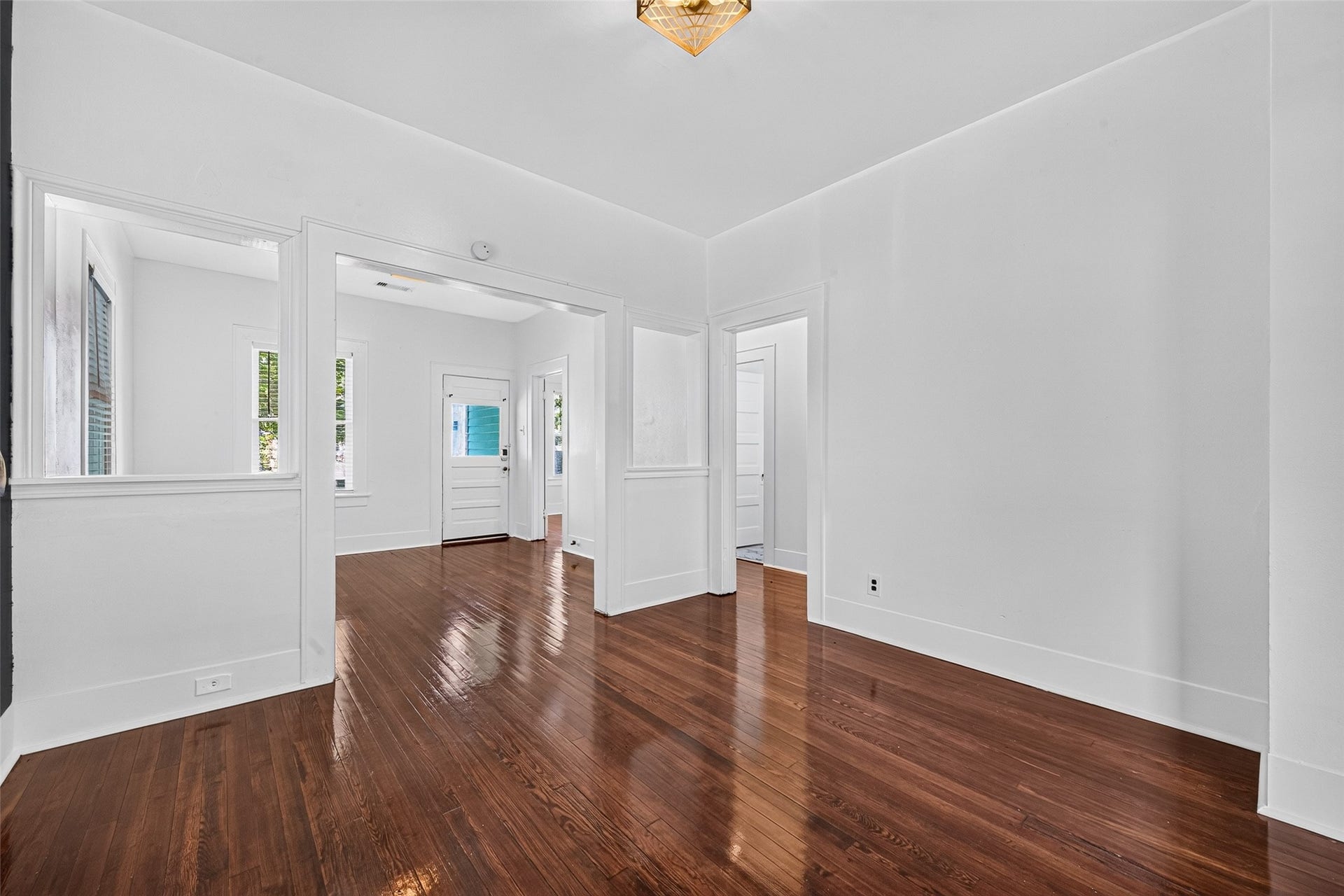 4807 Avenue P 1/2, Galveston, TX 77551 DINING LOOKING TOWARD LIVING ROOM