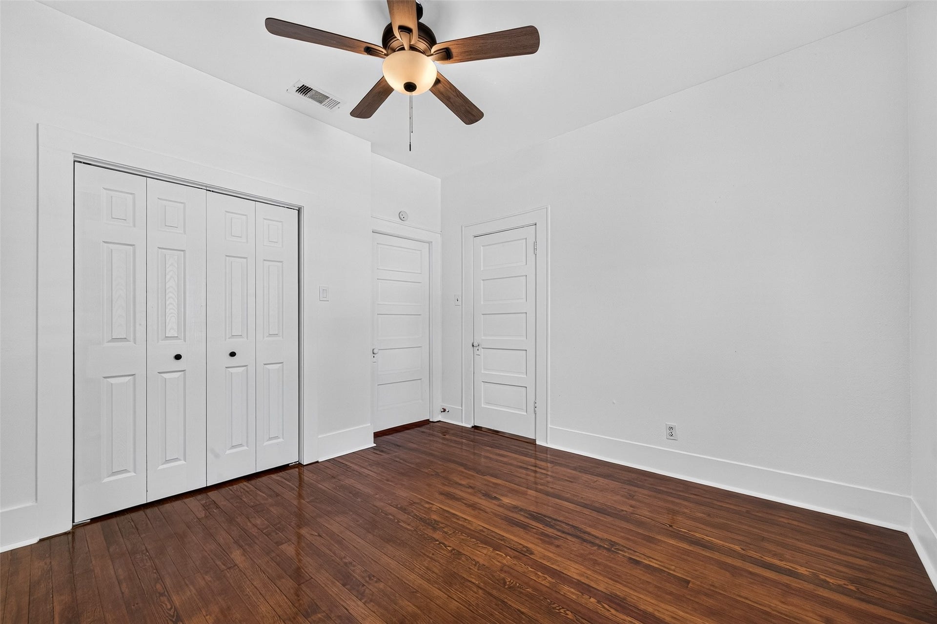 4807 Avenue P 1/2, Galveston, TX 77551 FRONT BEDROOM