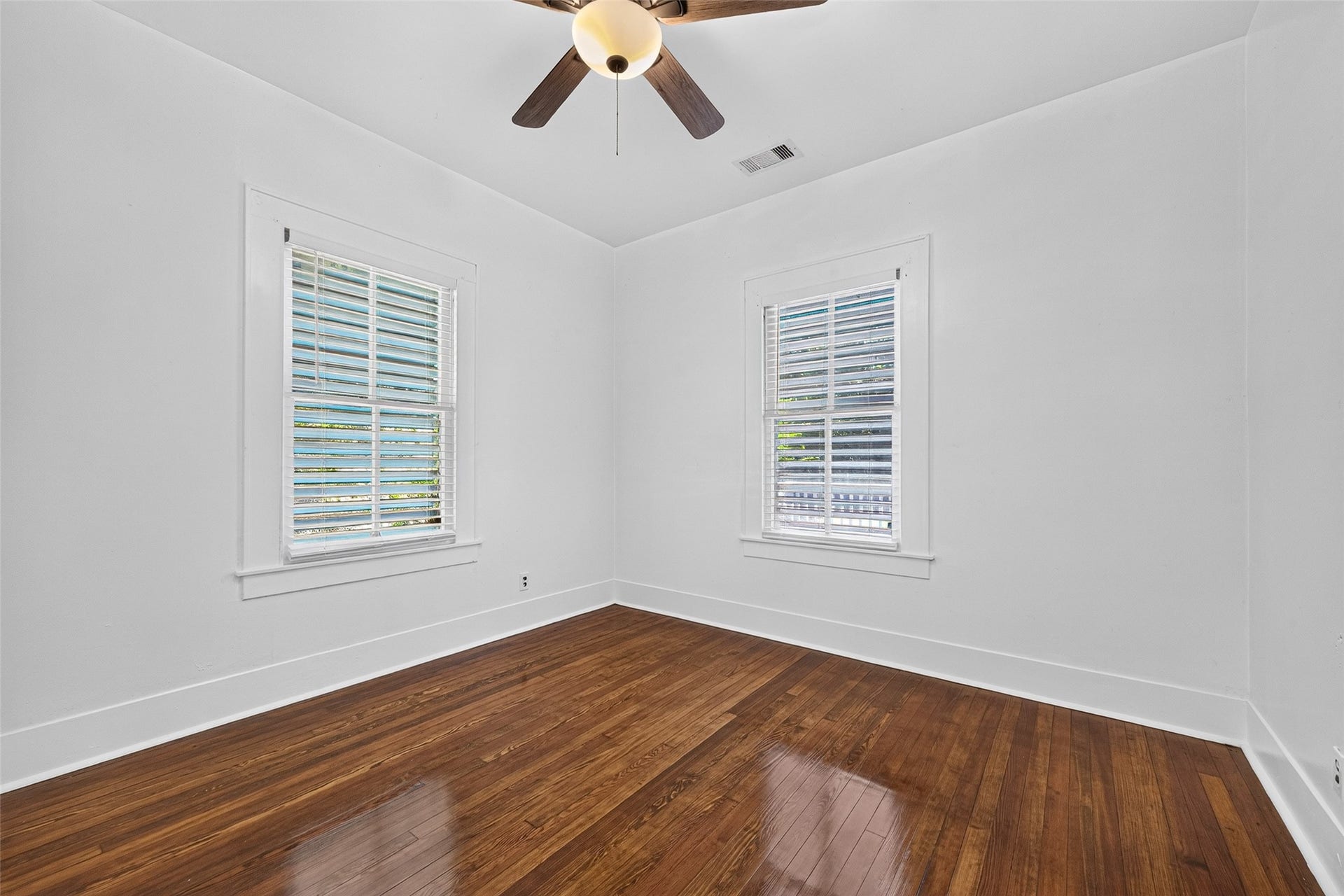 4807 Avenue P 1/2, Galveston, TX 77551 BACK BEDROOM-