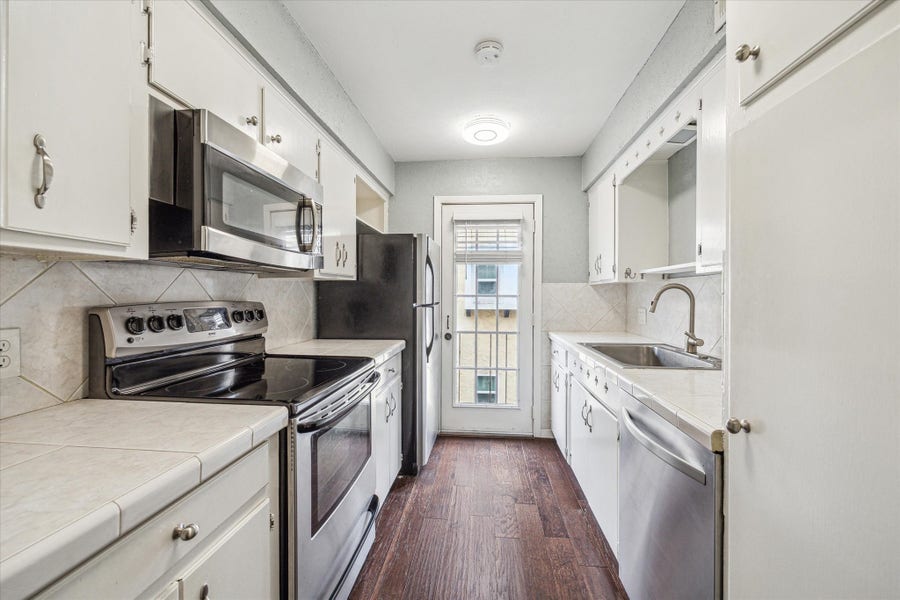 Property photo for 2744 Briarhurst Drive, #16, Houston, TX