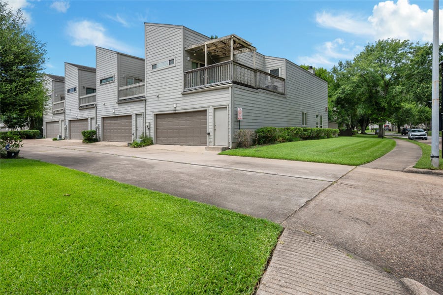 Property photo for 11709 Lakeside Place Drive, #232, Houston, TX