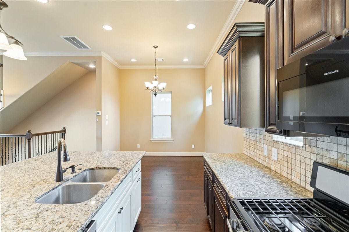 1518 Amundsen Street, Houston, TX 77009 1518 Amundsen Street, Houston, TX 77009