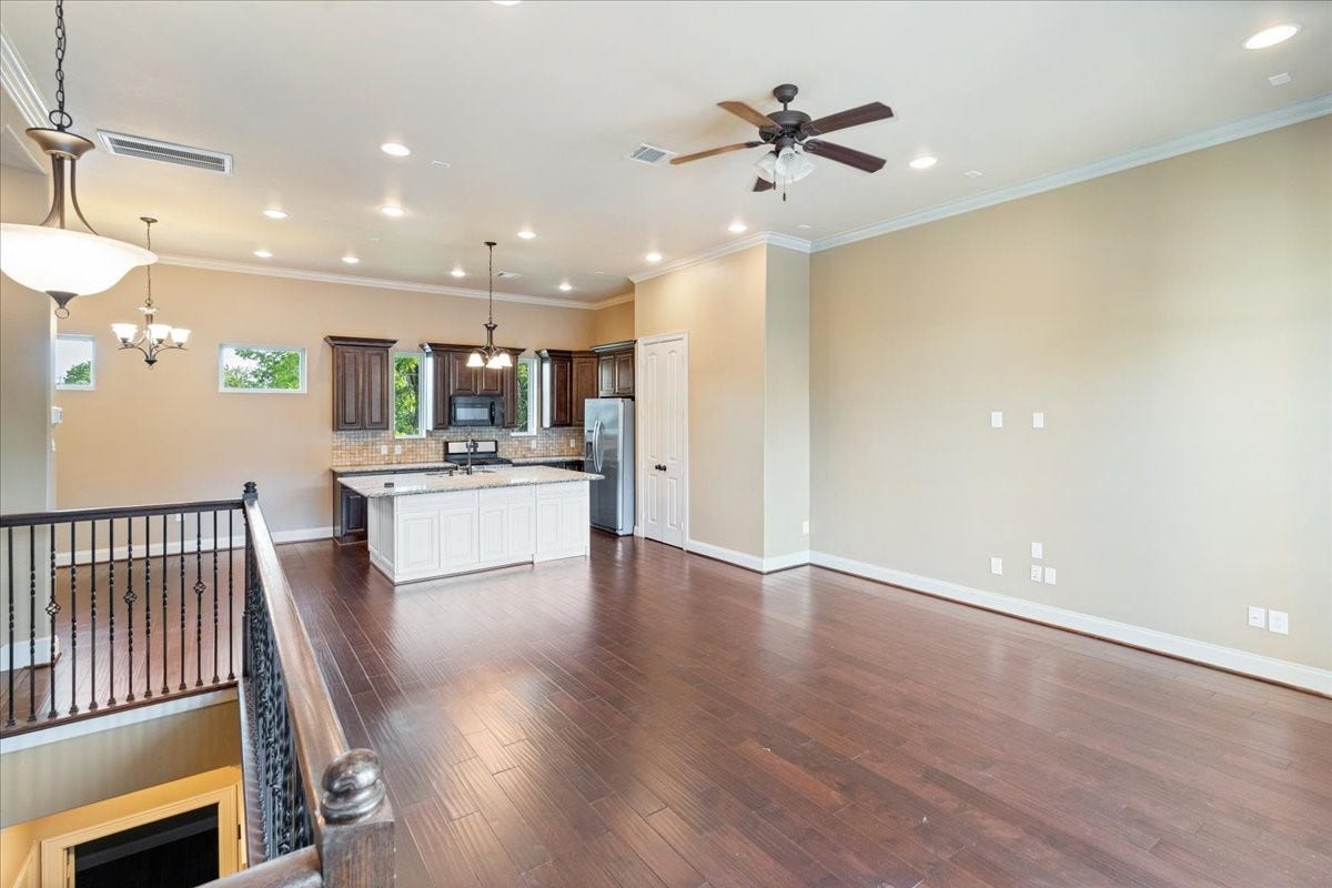 1518 Amundsen Street, Houston, TX 77009 1518 Amundsen Street, Houston, TX 77009