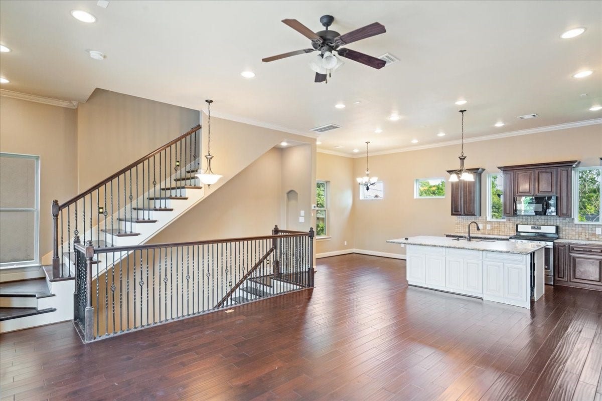 1518 Amundsen Street, Houston, TX 77009 1518 Amundsen Street, Houston, TX 77009