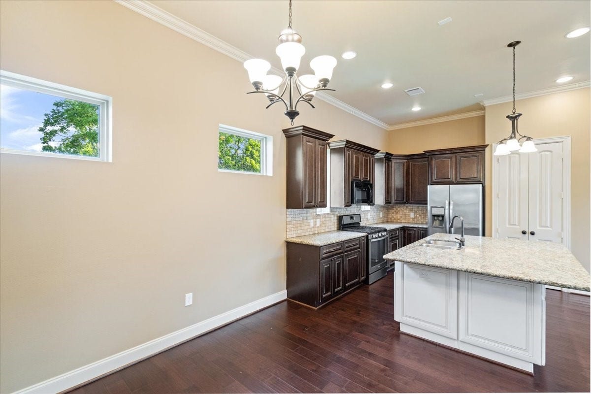 1518 Amundsen Street, Houston, TX 77009 1518 Amundsen Street, Houston, TX 77009