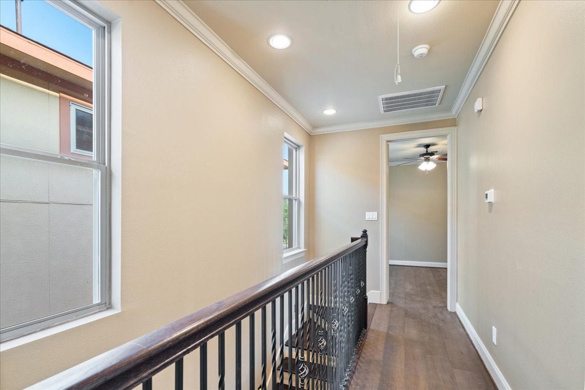 1518 Amundsen Street, Houston, TX 77009 1518 Amundsen Street, Houston, TX 77009
