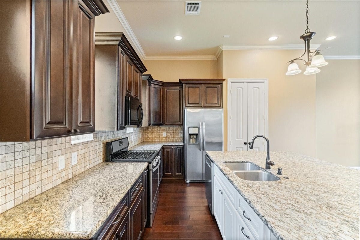 1518 Amundsen Street, Houston, TX 77009 1518 Amundsen Street, Houston, TX 77009