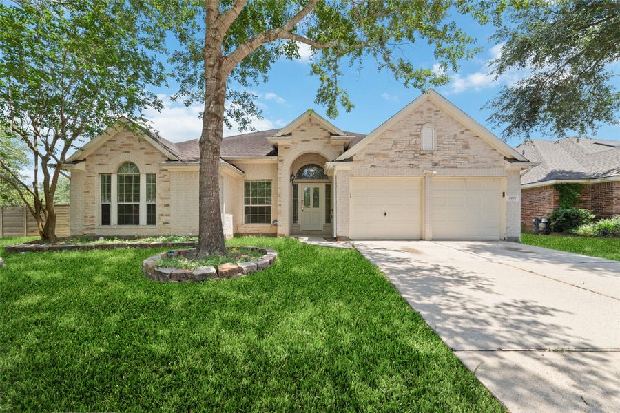 Property photo for 8122 Dune Brook Drive, Houston, TX