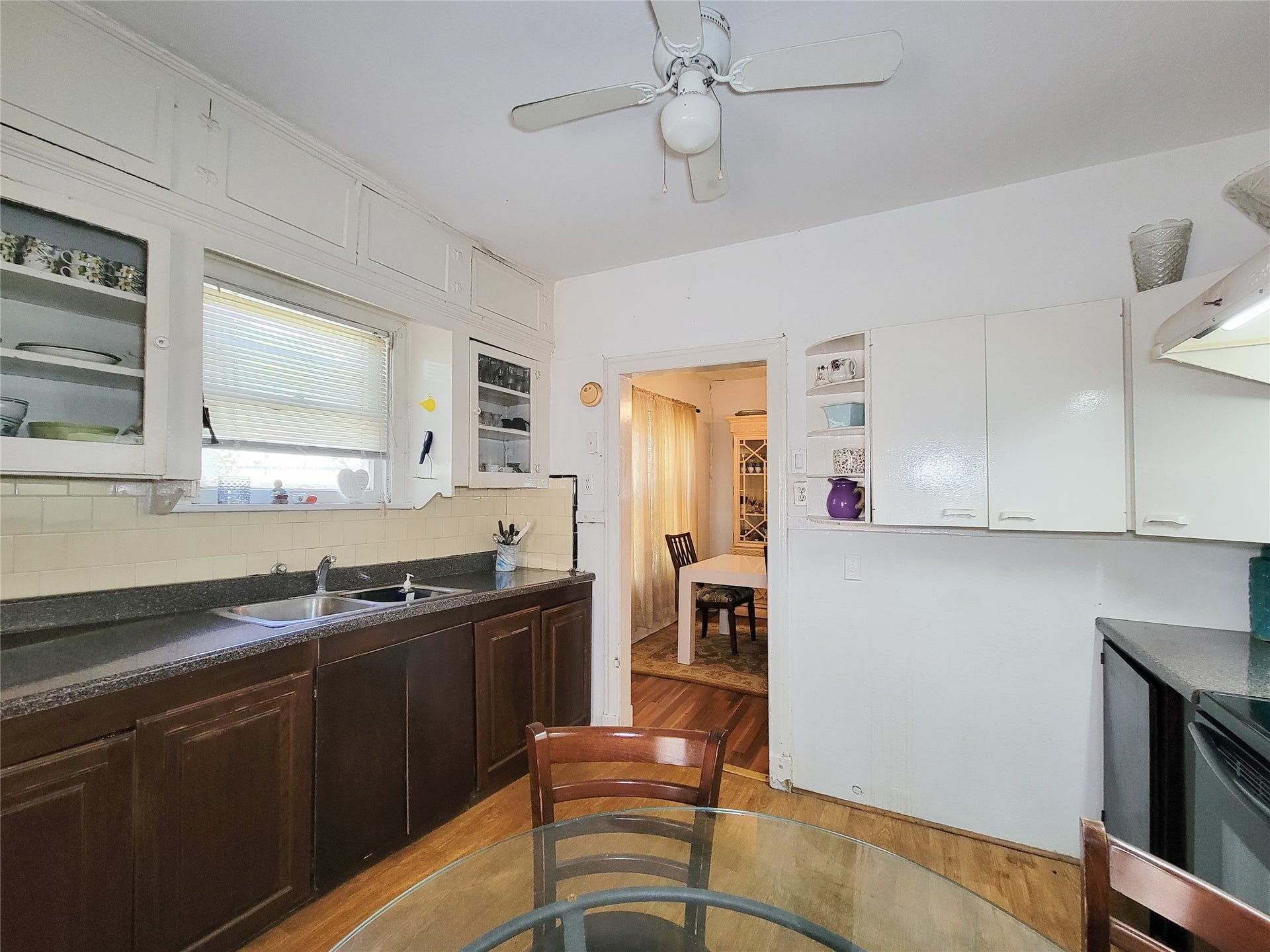 1574 Godwin Street, Houston, TX 77023 1574 Godwin Street, Houston, TX 77023