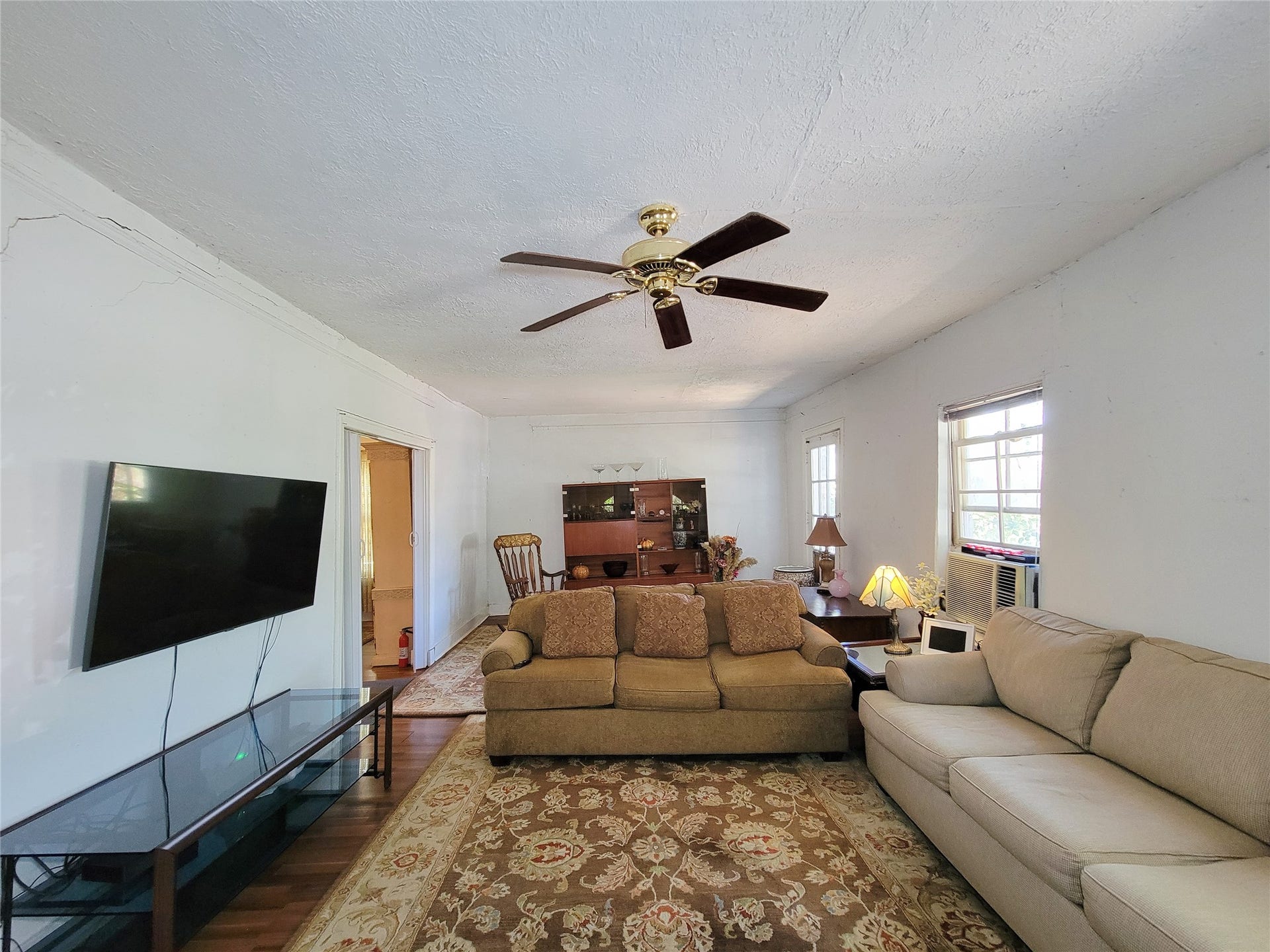 1574 Godwin Street, Houston, TX 77023 1574 Godwin Street, Houston, TX 77023