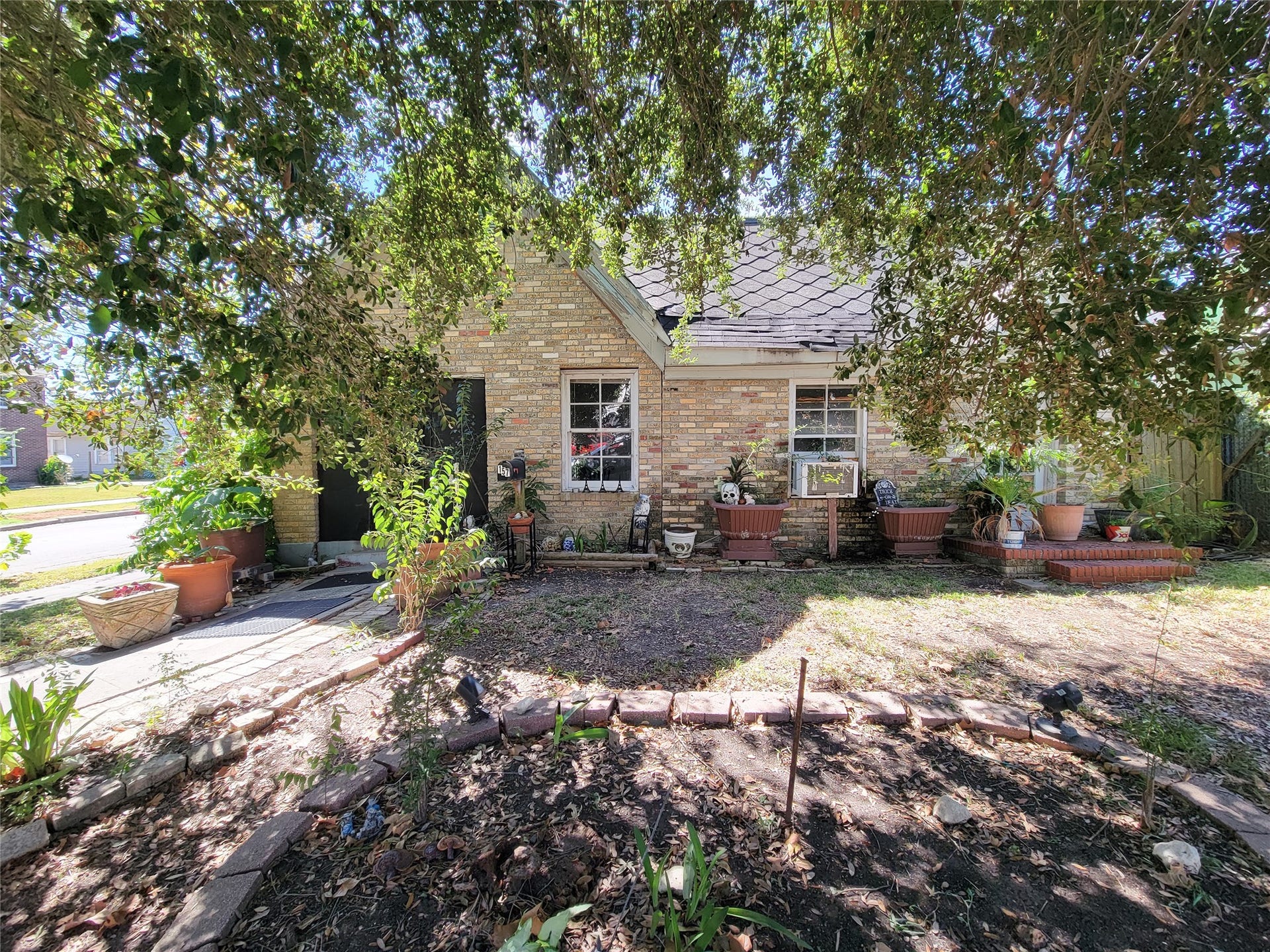 1574 Godwin Street, Houston, TX 77023 1574 Godwin Street, Houston, TX 77023