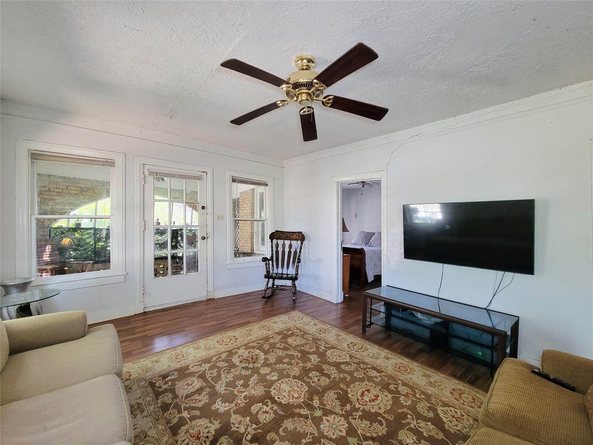 1574 Godwin Street, Houston, TX 77023 1574 Godwin Street, Houston, TX 77023