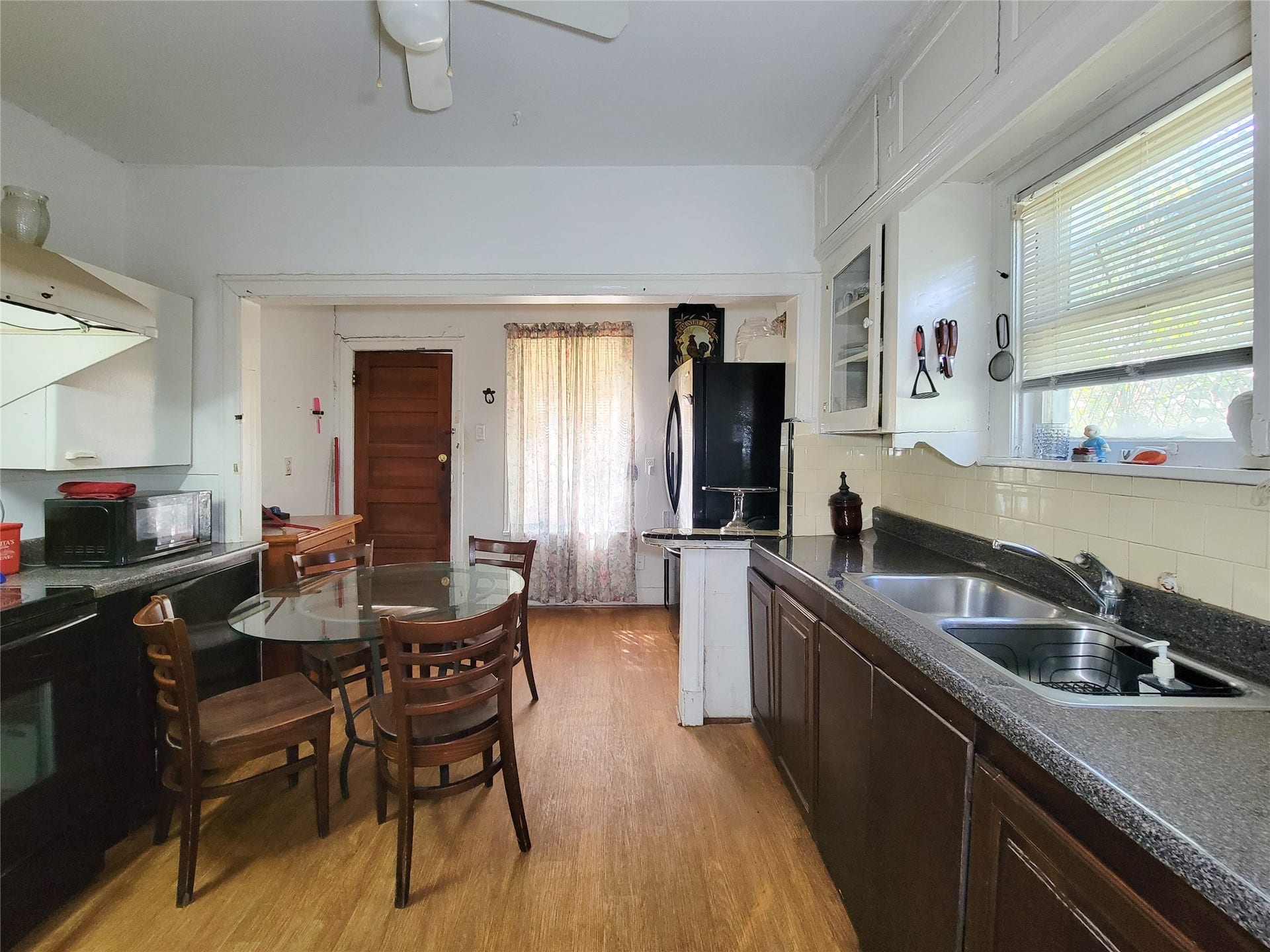 1574 Godwin Street, Houston, TX 77023 1574 Godwin Street, Houston, TX 77023