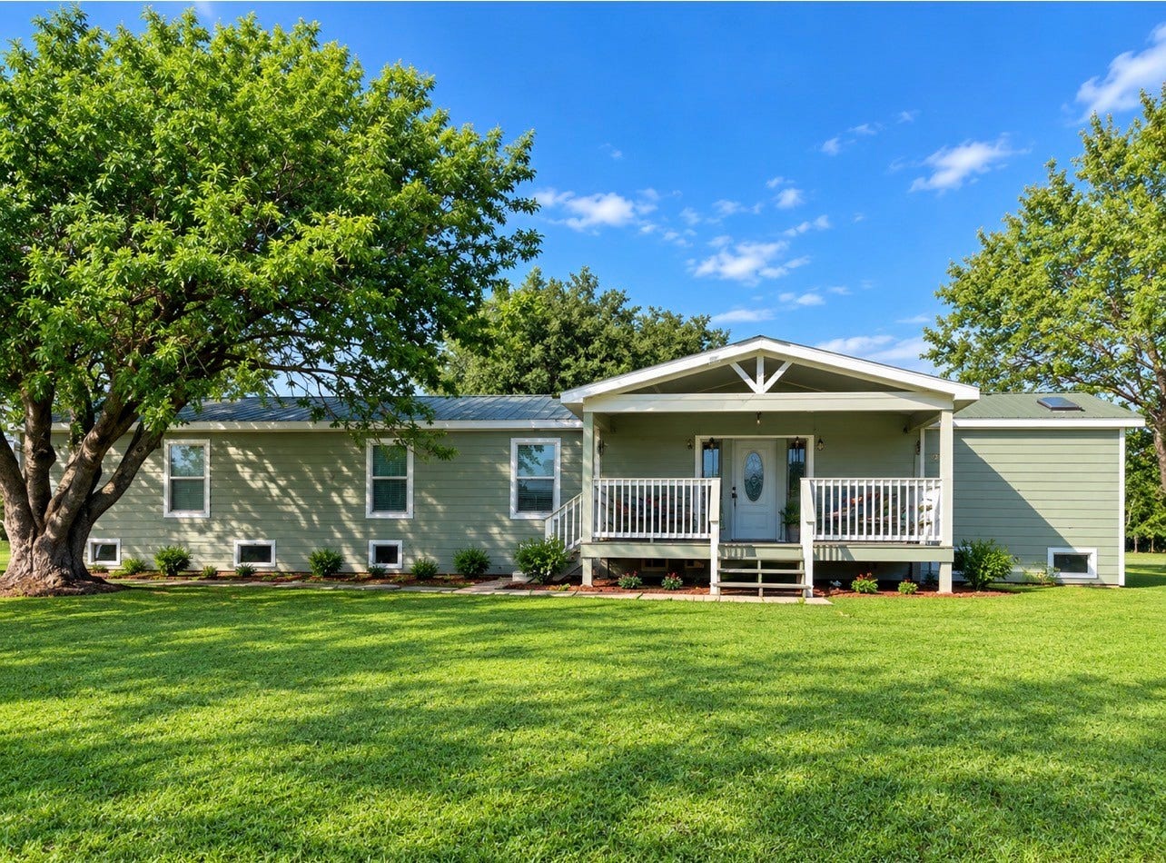 17343 Premium Drive, Hockley, TX 77447 17343 Premium Drive, Hockley, TX 77447
