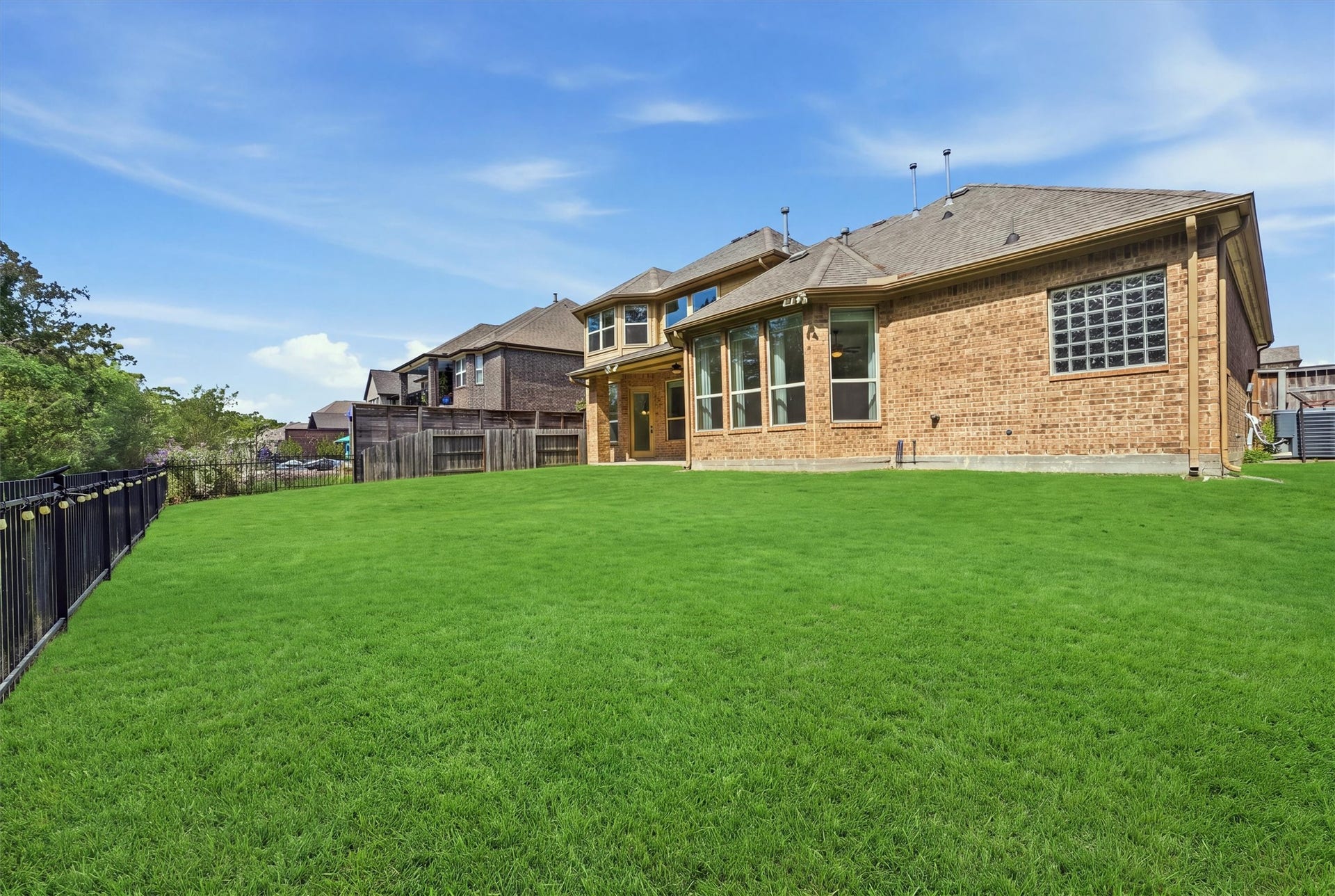 13920 N Lake Branch Lane, Houston, TX 77044 Pool size backyard and NO back neighbors.